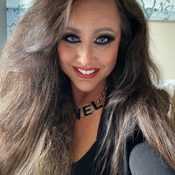 Meet your Posher, Emilee - Picture 7 of 16